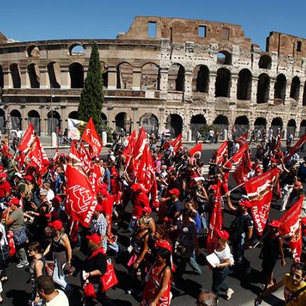 Ιταλία: Οκτάωρη στάση εργασίας την Παρασκευή κατά της πολιτικής Ρέντσι