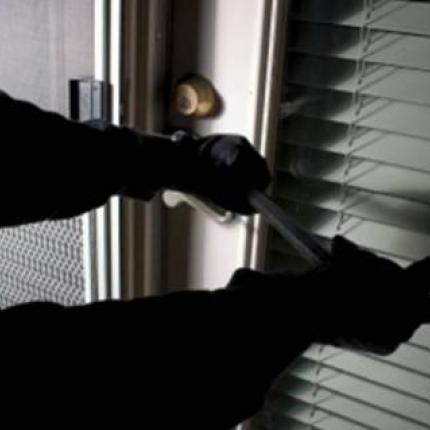 Ηράκλειο: Στο σκαμνί τρεις για... 17 διαρρήξεις μέσα σ' ένα χρόνο