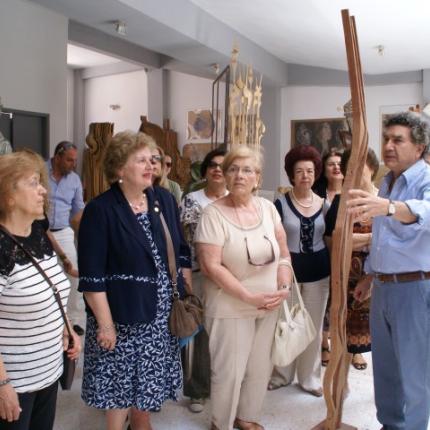 Ο Σοροπτιμιστικός Όμιλος τίμησε τον Πάτερα και γλύπτη Μανόλη Τζομπανάκη