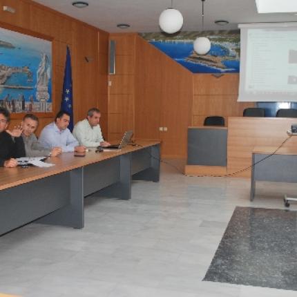 Τα κυκλοφοριακά προβλήματα στο Δήμο Χερσονήσου κατά την τουριστική περίοδο, στο επίκεντρο σύσκεψης