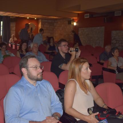 πλατεία νεάπολης