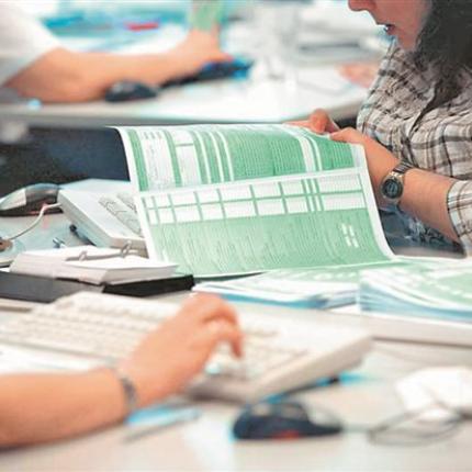 Εξετάζουν παράταση για τις φορολογικές δηλώσεις 