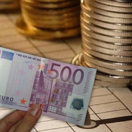 Στα 833 ευρώ αντί 500 το κοινωνικό μέρισμα για τις οικογένειες