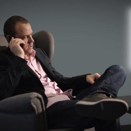 Εφαρμογή κινητού που απαντάει σε κλήσεις χωρίς πάτημα κουμπιών (βίντεο)