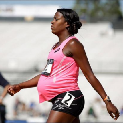 Αθλήτρια τρέχει 800αρι και είναι 8 μηνών έγκυος (φωτογραφία)