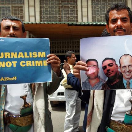 Μιανμάρ: Πέντε δημοσιογράφοι καταδικάστηκαν σε 10ετή κάθειρξη για ένα άρθρο τους