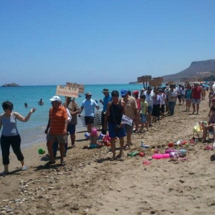 "Οι θέσεις για την παραλία του Καρτερού, οδηγούν στην ιδιωτικοποίηση από άλλο δρόμο"