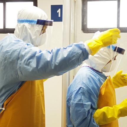 Κρίσιμη η κατάσταση του πρώτου Ιταλού που πάσχει από ιό Έμπολα