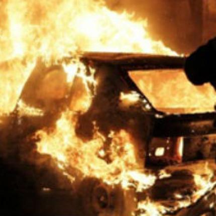 Στις φλόγες ΙΧ στον κόμβο Αλικαρνασσού