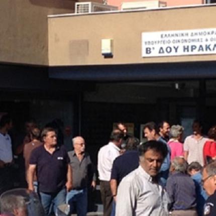 "Κλείνουν" την εφορία Ηρακλείου λόγω ΕΝΦΙΑ
