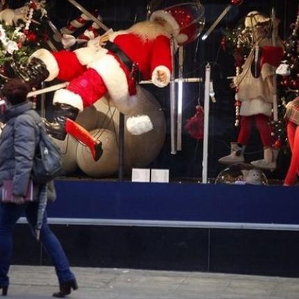 Το Χριστουγεννιάτικο ωράριο λειτουργίας των καταστημάτων για σήμερα παραμονή Χριστουγέννων