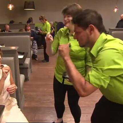 Ενα εστιατόριο που διαφέρει από όλα τα άλλα (βίντεο)