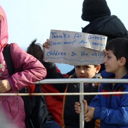 Εικόνες - γροθιά στο στομάχι, από το λιμάνι της Ιεράπετρας