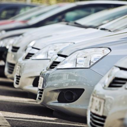 Φόρος πολυτελείας μόνο στα ΙΧ μέχρι 10 ετών 