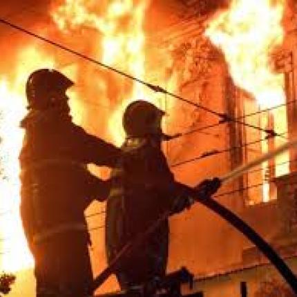 Μια τραυματισμένη γυναίκα σε πυρκαγιά διαμερίσματος στον Νέο Κόσμο Αττικής