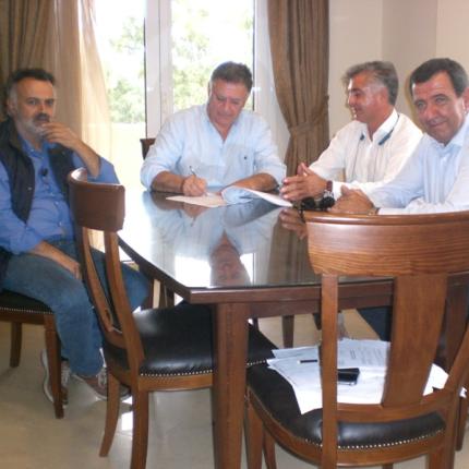 foto_apo_ypografi_symvasis.jpg