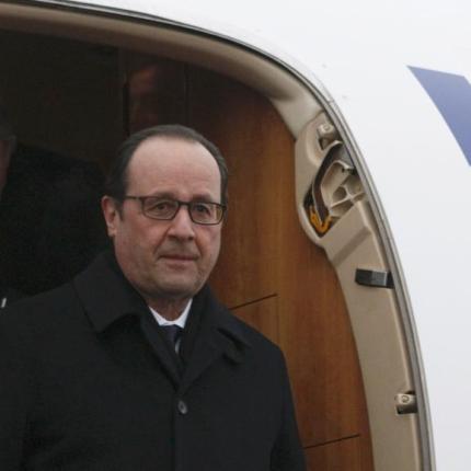 francois_hollande_avion_0.jpg