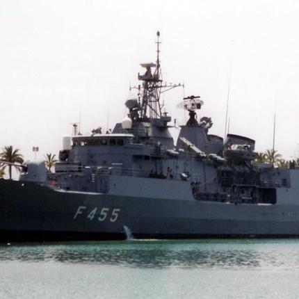 Ταξιδεύουν για Πειραιά οι απεγκλωβισμένοι Έλληνες της Λιβύης 