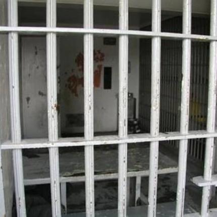 Στη φυλακή 20χρονη για τη δολοφονία 80χρονου στις Σέρρες 