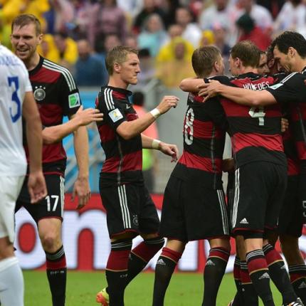 Η Γερμανία νίκησε 1-0 τις ΗΠΑ,αλλά πέρασαν και οι δύο