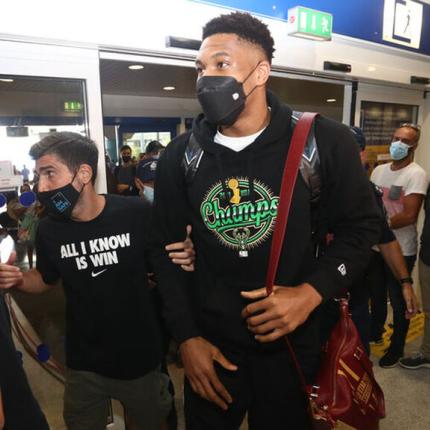 Γιαννης και Θανάσης Αντετοκούνμπο