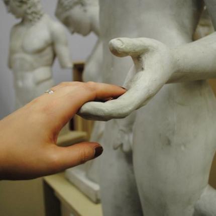 Michaela Schweighofer: Η νέα καλλιτέχνις της ResidenceSEA στο Ηράκλειο