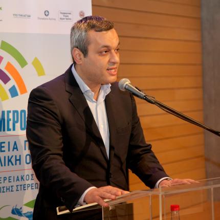 χάρης μαμουλάκης