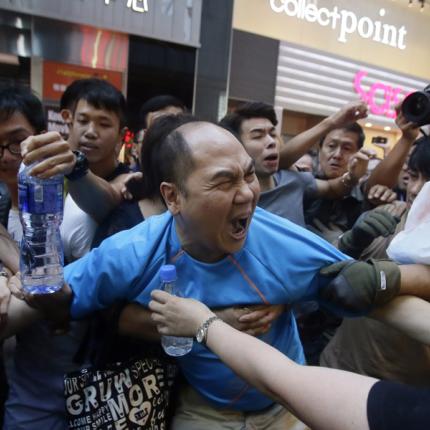 Το Πεκίνο κατηγορεί τους διαδηλωτές του Χονγκ Κονγκ ότι υποδαυλίζουν "την εχθρότητα"