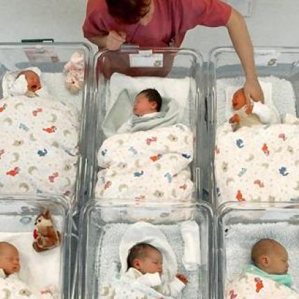 Ιταλία: Γεννήθηκαν τα «δίδυμα με τέσσερις γονείς»!