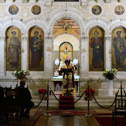 Από τη Θεία Λειτουργία στο Παρίσι