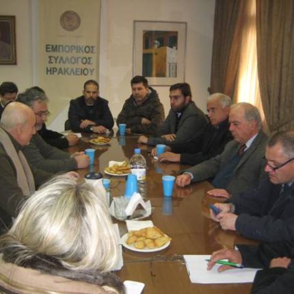 Συνάντηση Βασίλη Λαμπρινού με διοίκηση εμπορικού συλλόγου