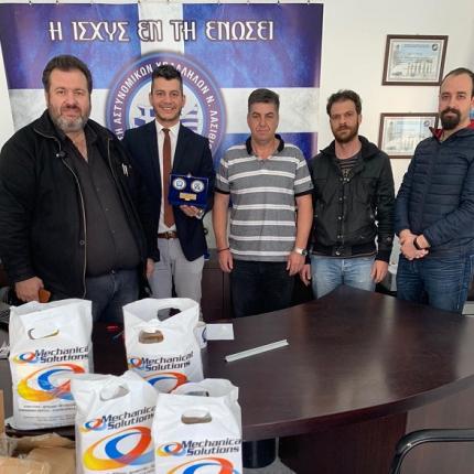 Η διοικηση της Ένωσης Αστυνομικών Υπαλλήλων παραλαμβάνει το υγεινομικο υλικό