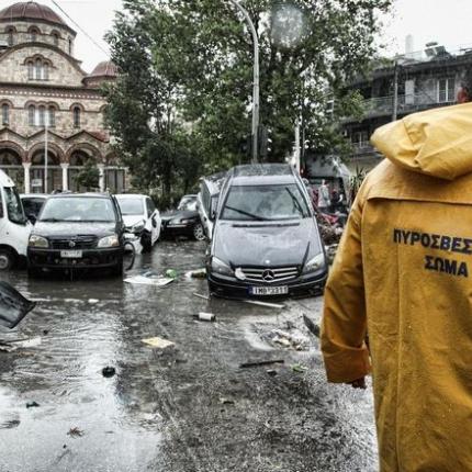 Έκτακτο βοήθημα 586,94 ευρώ ανά νοικοκυριό θα δοθεί στους πλημμυροπαθείς της Αττικής