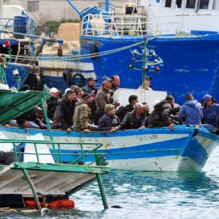 Πλοίο με 250 μετανάστες βυθίστηκε ανοικτά των ακτών της Λιβύης