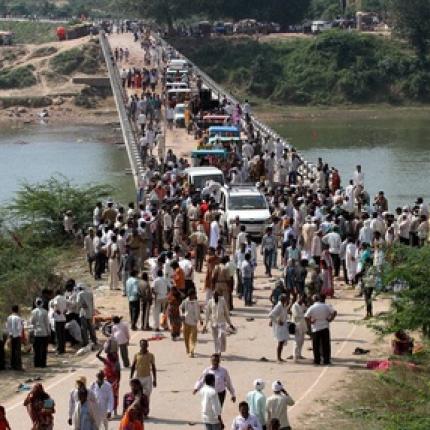 ​Ινδία: Τουλάχιστον 10 πιστοί ποδοπατήθηκαν μέχρι θανάτου σε ναό