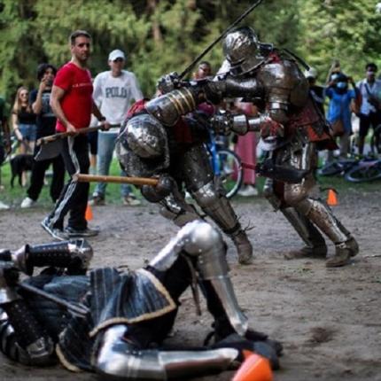 Μεσαιωνικοί ιππότες αγωνίζονται μέχρι τελικής πτώσης στο Σέντραλ Παρκ