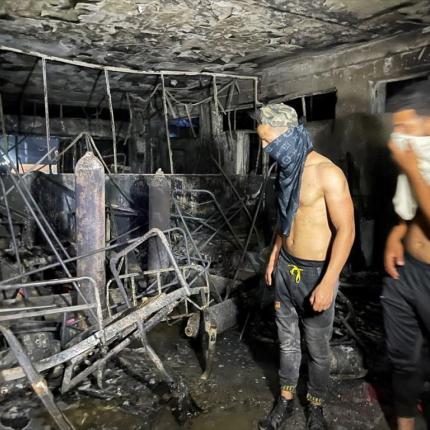 Πυρκαγιά - νσοοκομείο - Βαγδάτη (REUTERS / THAIER AL-SUDANI)