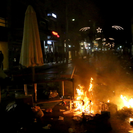 Το Ηράκλειο &quot;μετρά&quot; τις ζημιές του - Φόβοι για νέα επεισόδια απόψε 