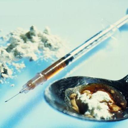 Ηρωίνη και ναρκωτικά χάπια διακινούσε υπαρχιφύλακας