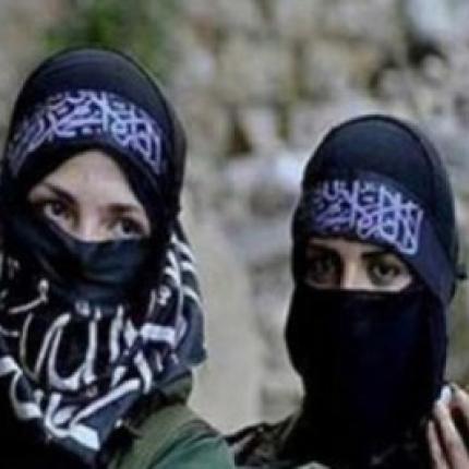 Κάμερες κατέγραψαν τις 3 Βρετανίδες μαθήτριες καθοδόν προς τη Συρία