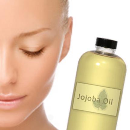 Jojoba oil: Ιδανικό για πρόσωπο, σώμα, μαλλιά