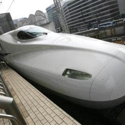 Το τρένο που πάει... "σφαίρα"!