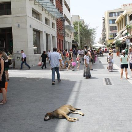 "Καυτό" το κέντρο του Ηρακλείου - Με μαγιό κυκλοφορούσαν οι τουρίστες! (φωτογραφίες)