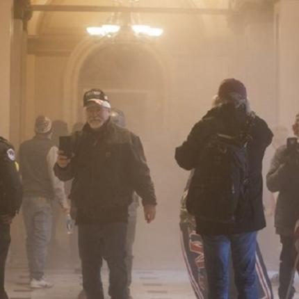 Χάος - Καπιτώλιο