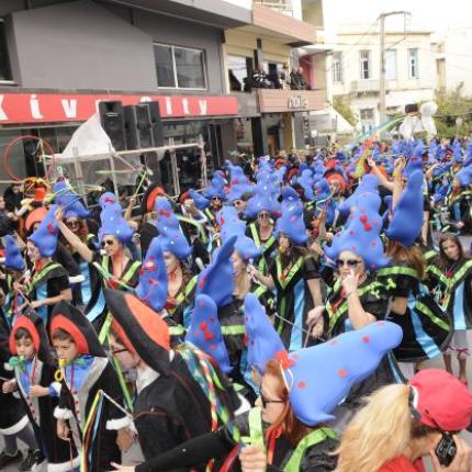 Στους ρυθμούς του καρναβαλιού το Ρέθυμνο