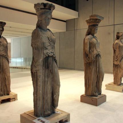 Δέος προκαλούν οι Καρυάτιδες της Αμφίπολης (φωτογραφίες)