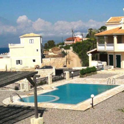 Εκτός ΕΝΦΙΑ παραμένουν τα τουριστικά καταλύματα της χώρας