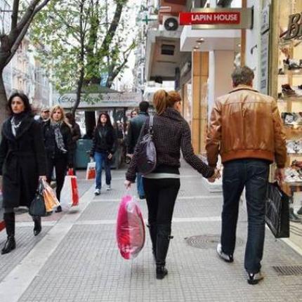 Μειωμένη η κίνηση στα καταστήματα σύμφωνα με την ΕΣΕΕ