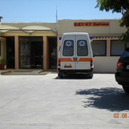 Κρήτη 2014: Ασθενοφόρα υπάρχουν αλλά οι ασθενείς μεταφέρονται σε ... καρότσες φορτηγών