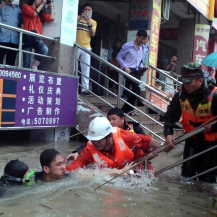 Μεγάλες καταστροφές απο πλημμύρες στη Κίνα